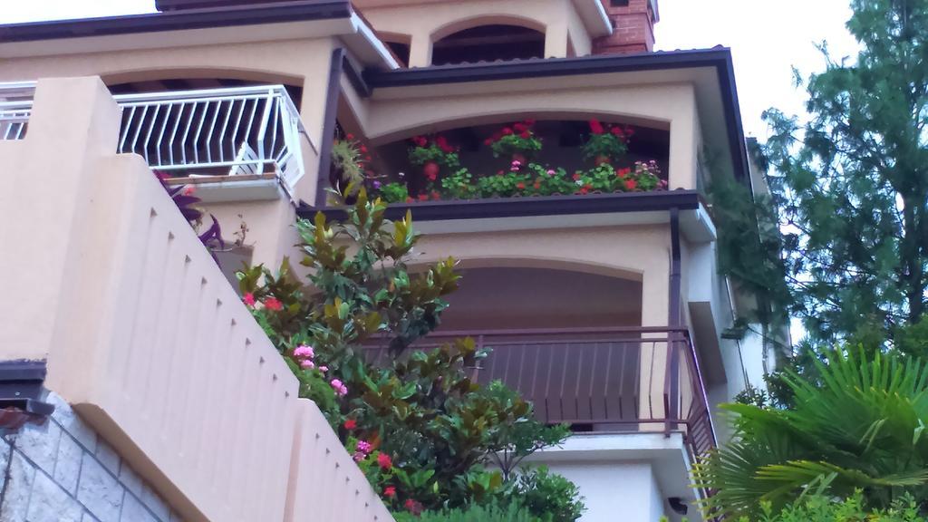 Apartments Silmare Rabac Exterior foto